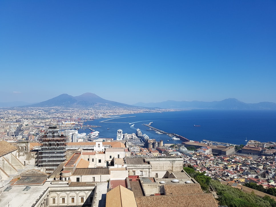 Tesouros do Mar Tirreno: NÁPOLES, POMPEIA e a COSTA AMALFITANA.